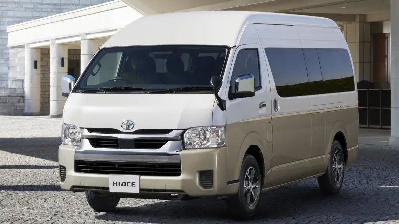 10人乗りの車とは?大人数向けの車の選び方